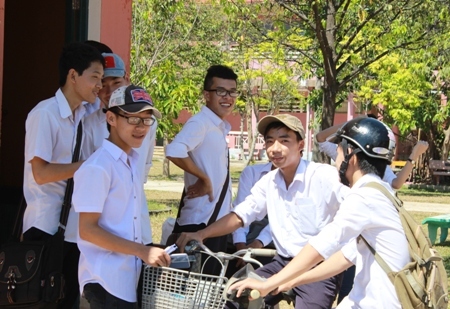 Nhiều thí sinh bỏ thi môn Toán