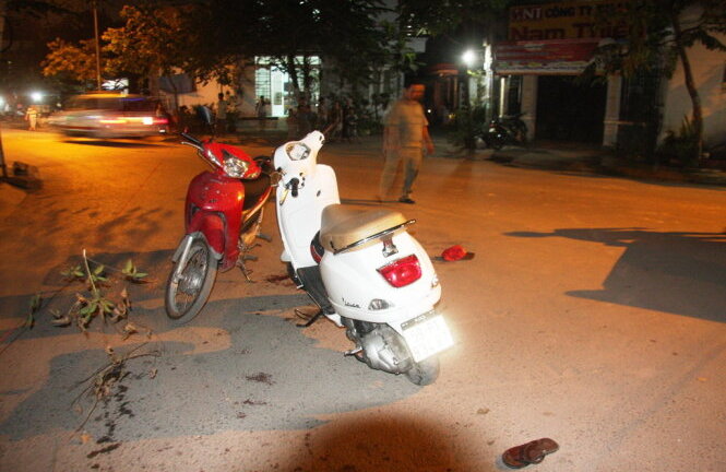 Hỗn chiến sau va chạm giao thông, một người bị đâm trọng thương