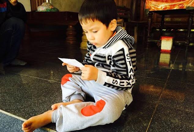 Video: Ngỡ ngàng trước khả năng đọc, đếm ngược của  "thần đồng " 4 tuổi