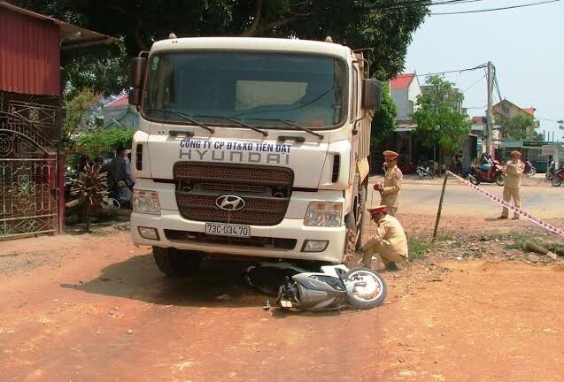 Truy tìm tài xế xe tải cán chết người rồi bỏ trốn