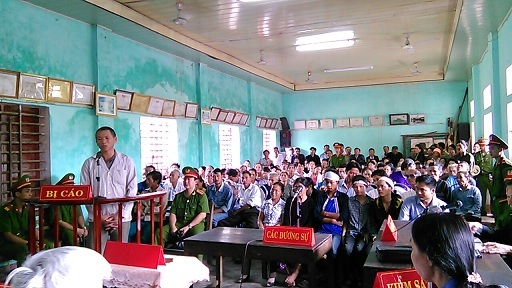 Khuyên can bất thành, em vợ đâm chết anh rể