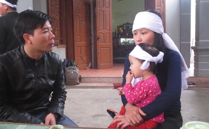 Vụ sập giàn giáo ở Hà Tĩnh: Xót thương cảnh mẹ già con thơ