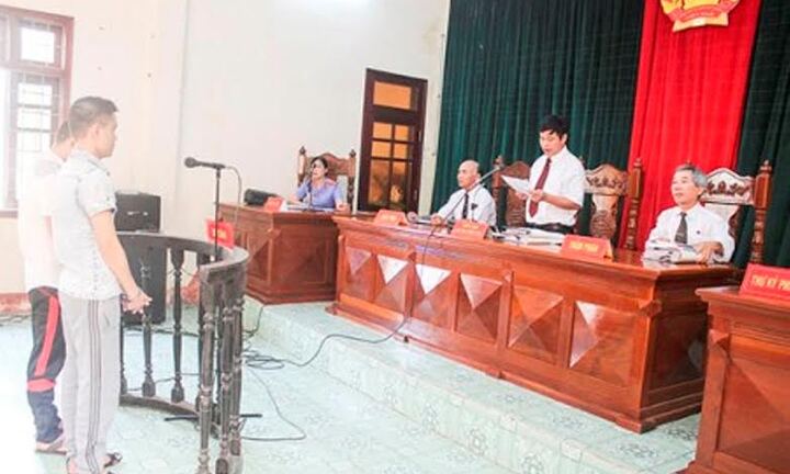 Nuôi hận mâu thuẫn, nửa đêm mang dao, kéo bạn đi đánh người