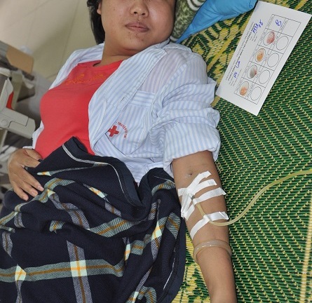 Xót xa cảnh mẹ mắc bệnh nặng phải khóc đếm từng ngày rời xa con 