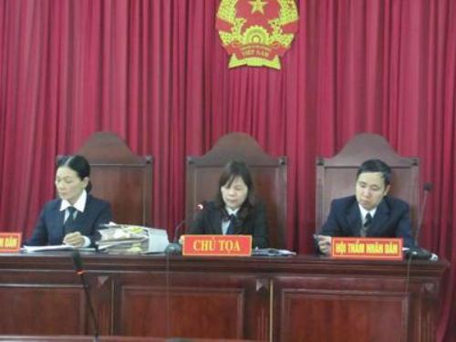 Vụ cảnh sát trấn tiền gái bán dâm: Lời khai chấn động