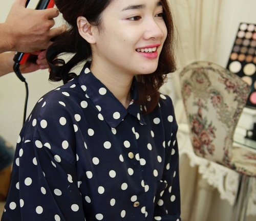 Thêu của “Vừa đi vừa khóc” bất ngờ xinh đẹp, dịu dàng