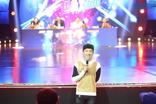 Bạn gái kiện tướng Chí Anh lần đầu ngồi “ghế nóng”