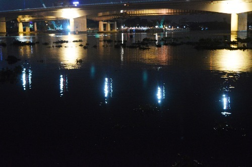 TP HCM: Kịp thời cứu người phụ nữ nhảy cầu tự tử