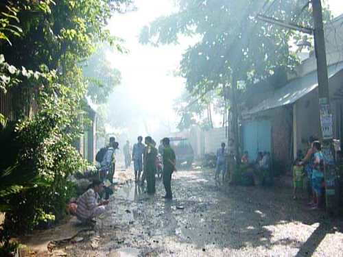 TP HCM: Cháy xưởng gỗ hơn 8 giờ, nhiều tài sản thành tro