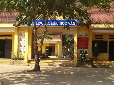 Gã bảo vệ bệnh hoạn bịt mắt nữ sinh bắt làm trò bỉ ổi