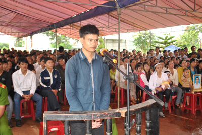 Giết người vì không cho... mót trộm mủ cao su