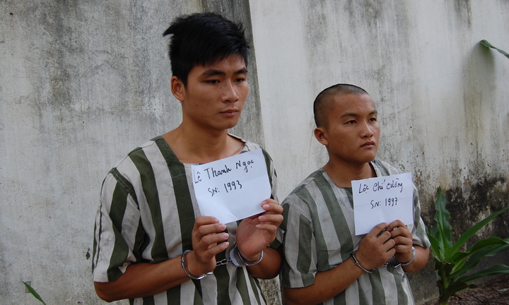 Nhìn đểu bị cướp sạch tiền, giấy tờ tùy thân 