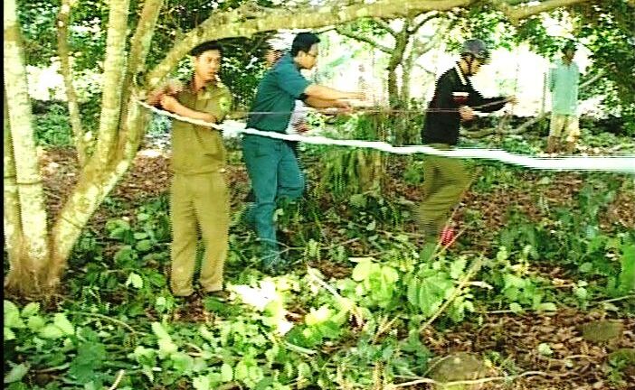 Bí ẩn nam thanh niên chết trong tư thế treo cổ ở vườn chôm chôm