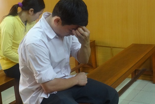 Phạt tù gã hàng xóm dâm ô với hai bé gái ngoại quốc