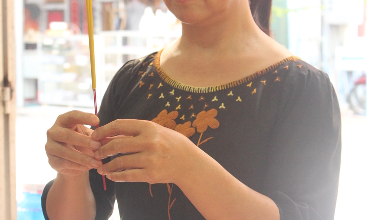 Ánh Tuyết khóc kêu gọi chung tay lo hậu sự cho NS Thanh Bình