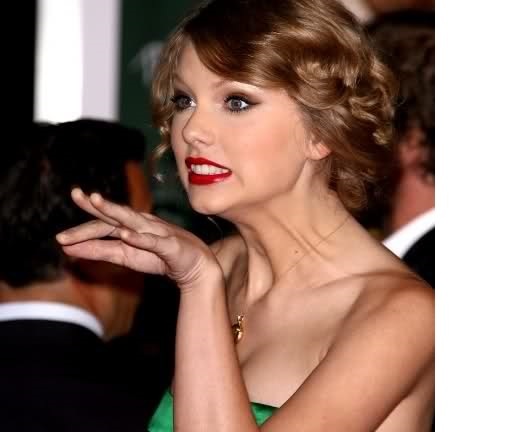 Những khoảnh khắc cười ra nước mắt của Taylor Swift