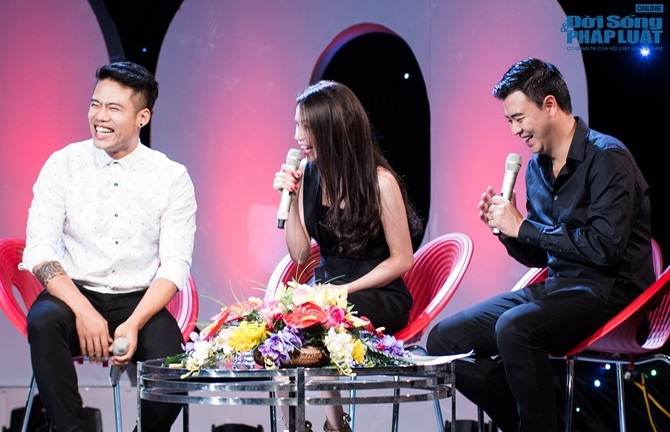 Trà Ngọc Hằng bị Ngọc Minh idol truy vấn về tư thế... ngủ