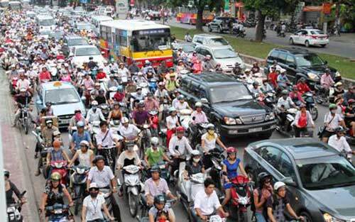 Từ 1/11, đi xe máy phải nộp phí tối đa 150.000 đồng/năm