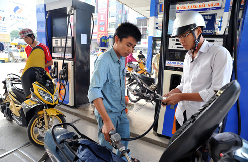 Giá xăng hôm nay (7/11) giảm 950 đồng/lít