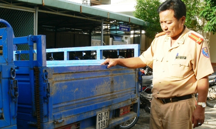 Tạm giữ 21 xe ba gác máy Trung Quốc dùng biển số giả