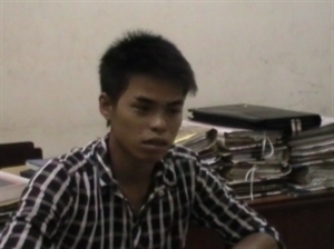 Nam thanh niên nhậu say ra đường cắn tay thiếu úy