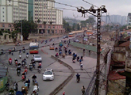 Vì sao Hà Nội “nắm chặt ghi đông” đường Trường Chinh?