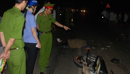Đấu đầu xe máy, 4 người tử vong, 1 người trọng thương