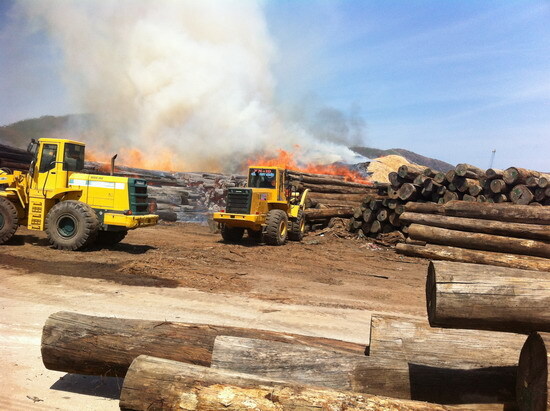 Đang cháy lớn tại cảng Quy Nhơn