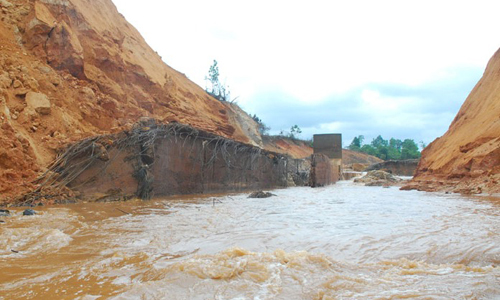 Đập thủy điện Ia Krel 2 lại vỡ gây thiệt hại lớn 