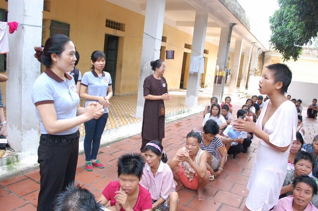 Nhật ký chăm sóc người tâm thần:“Chúng tôi và họ... đều như nhau