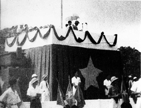 Hình ảnh thiêng liêng trong Tết Độc lập đầu tiên của Việt Nam