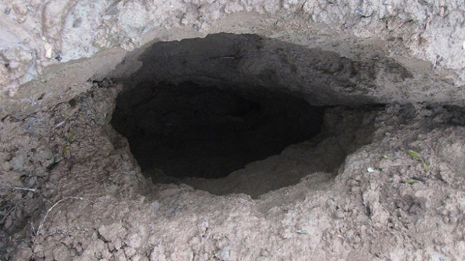 Thanh Hóa: Xuất hiện hố sụt lún sâu hơn 5m sau động đất ở Quan Sơn