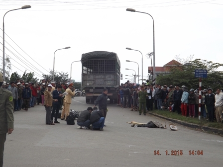 Huế: Xe tải cán xe máy, một người đàn ông tử vong