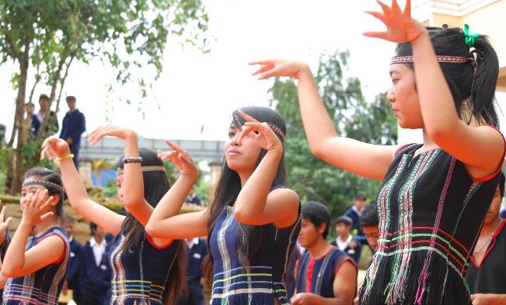 Tục bắt chồng và cuộc đấu trí lúc ăn hỏi của người K’Ho