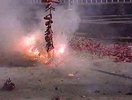 Đốt pháo Tết ở Quảng Ninh: Đình chỉ Chủ tịch UBND, Trưởng công an Phường