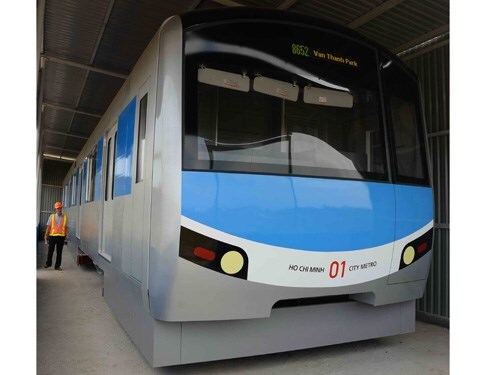 Trưng bày tàu điện ngầm tuyến Metro số 1 để người dân góp ý
