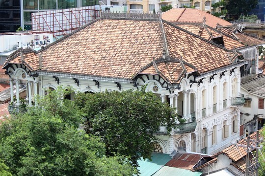 Biệt thự 100 tuổi giữa Sài Gòn được rao bán hơn 700 tỷ