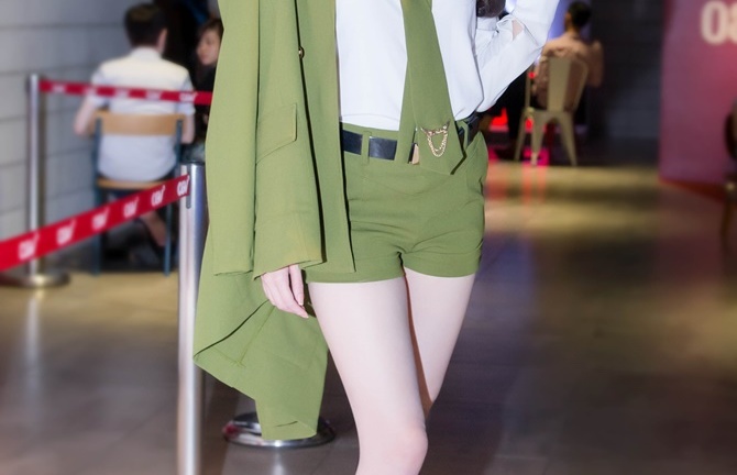 Khánh My kín đáo nhưng nổi bật với style Mlitary 