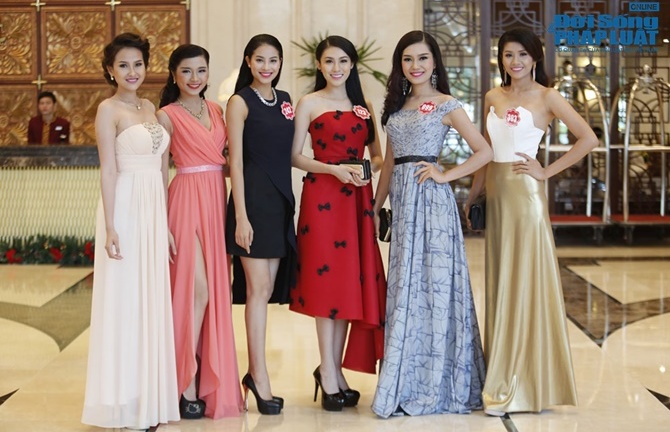 Thí sinh Hoa hậu Việt Nam rạng rỡ khoe sắc trong dạ tiệc tri ân
