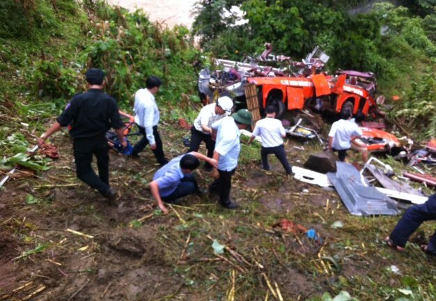 Xe khách rơi xuống vực: Trách nhiệm thuộc về nhà xe Sao Việt