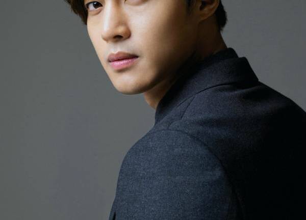 Bạn gái cũ khẳng định mang bầu với tài tử 'Vườn sao băng'