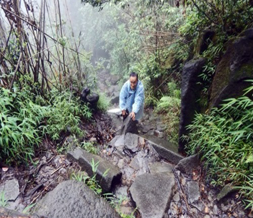 Cụ ông tám mươi lập kỷ lục 4 lần chinh phục 