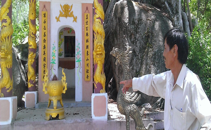 Mục sở thị ngôi miếu khiến cánh lái xe không dám hé lời khi qua