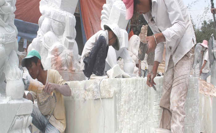 “Làng sư tử đá” lớn nhất cả nước ngắc ngoải chờ... “chết”?!