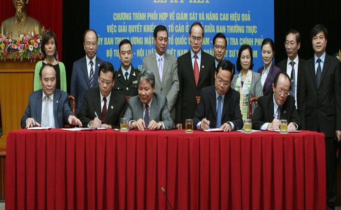 Hội Luật gia ký kết chương trình phối hợp giải quyết KN-TC