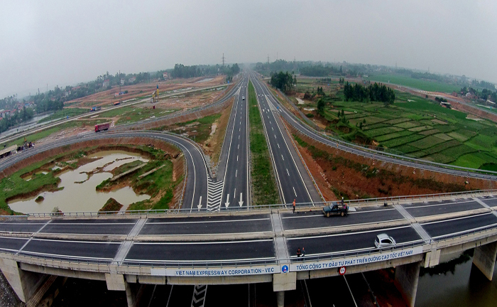 Bán cao tốc cho nước ngoài: Lo ngại tăng phí, thả nổi chất lượng