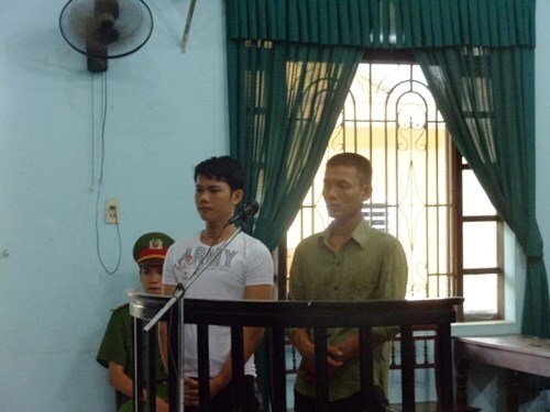 “Nổi điên” đánh người mù mắt