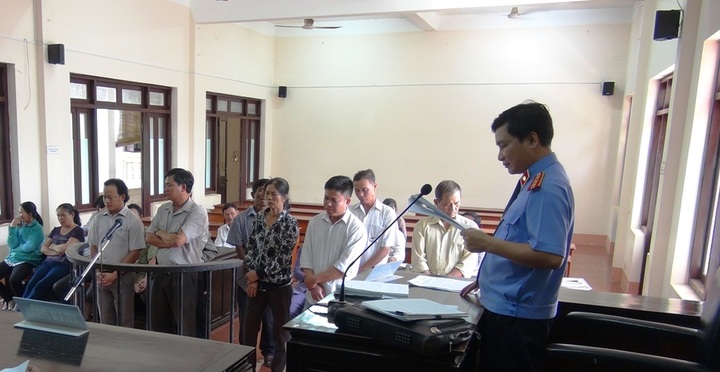 Lập hồ sơ giải phóng mặt bằng khống, chiếm đoạt tiền tỷ