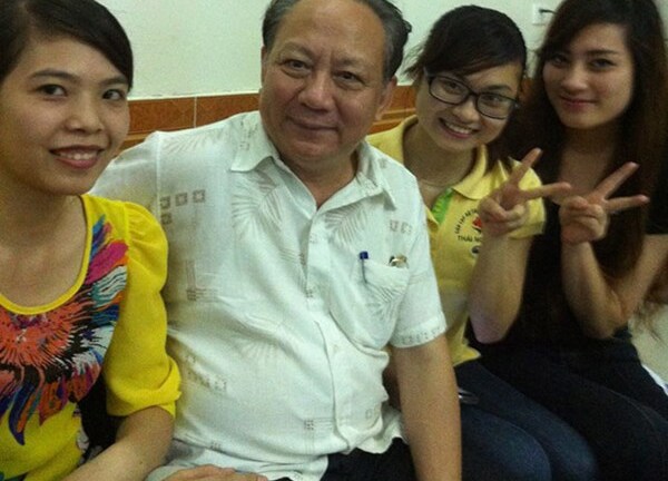 Đình chỉ PGS Đàm Khải Hoàn vụ