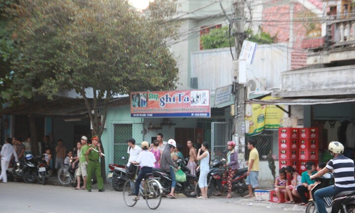 Cụ ông ngã xuống đất tử vong sau khi cự cãi với thợ hồ